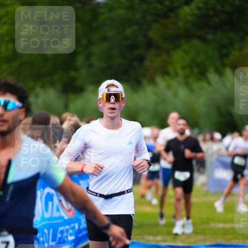 30.08.2026 - Elbe Triathlon Hamburg LAZAROV Photography http://msf.ph/oto/10057054 30.08.2026 11:15:46 Ziel 639, 650, 994, 1032, 1047, 1056, 1057, 1204 meine-sportfotos.de