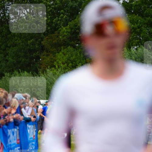 30.08.2026 - Elbe Triathlon Hamburg LAZAROV Photography http://msf.ph/oto/10057057 30.08.2026 11:15:48 Ziel 639, 650, 994, 1032, 1047, 1056, 1057, 1204 meine-sportfotos.de