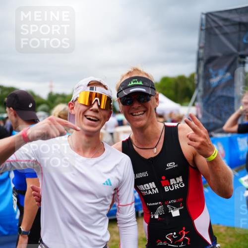 30.08.2026 - Elbe Triathlon Hamburg LAZAROV Photography http://msf.ph/oto/10057072 30.08.2026 11:16:02 Ziel 1211 meine-sportfotos.de
