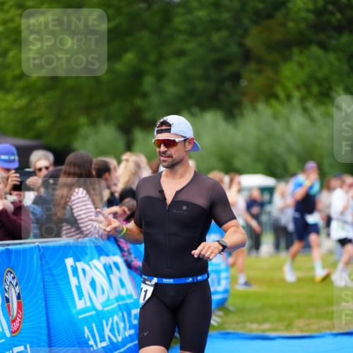 30.08.2026 - Elbe Triathlon Hamburg LAZAROV Photography http://msf.ph/oto/10057078 30.08.2026 11:16:06 Ziel 1211 meine-sportfotos.de
