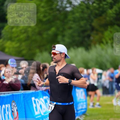 30.08.2026 - Elbe Triathlon Hamburg LAZAROV Photography http://msf.ph/oto/10057079 30.08.2026 11:16:06 Ziel 1211 meine-sportfotos.de