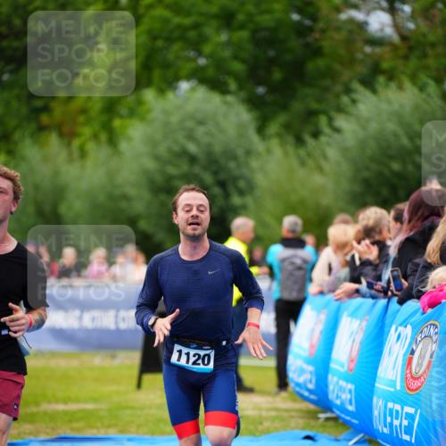 30.08.2026 - Elbe Triathlon Hamburg LAZAROV Photography http://msf.ph/oto/10057107 30.08.2026 11:16:23 Ziel 537, 623, 1120, 1140 meine-sportfotos.de