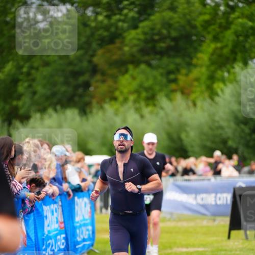 30.08.2026 - Elbe Triathlon Hamburg LAZAROV Photography http://msf.ph/oto/10057112 30.08.2026 11:16:25 Ziel 537, 623, 1120, 1140 meine-sportfotos.de