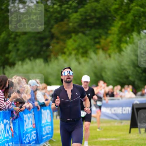 30.08.2026 - Elbe Triathlon Hamburg LAZAROV Photography http://msf.ph/oto/10057114 30.08.2026 11:16:25 Ziel 537, 623, 1120, 1140 meine-sportfotos.de