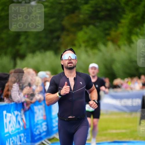 30.08.2026 - Elbe Triathlon Hamburg LAZAROV Photography http://msf.ph/oto/10057118 30.08.2026 11:16:26 Ziel 537, 623, 1000, 1120, 1140 meine-sportfotos.de