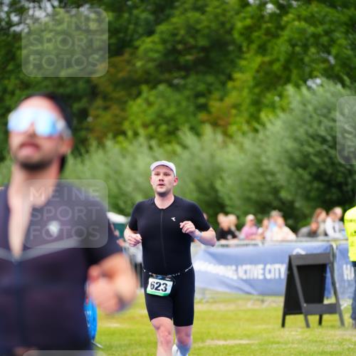 30.08.2026 - Elbe Triathlon Hamburg LAZAROV Photography http://msf.ph/oto/10057121 30.08.2026 11:16:27 Ziel 623, 1000, 1140 meine-sportfotos.de