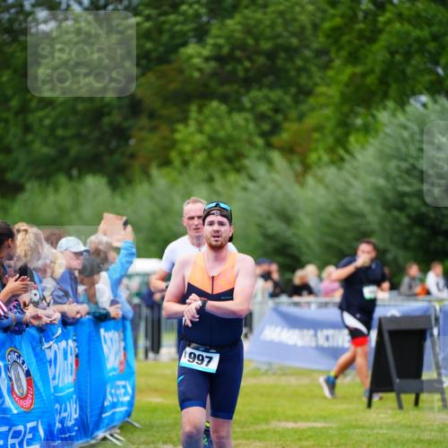 30.08.2026 - Elbe Triathlon Hamburg LAZAROV Photography http://msf.ph/oto/10057144 30.08.2026 11:16:58 Ziel 435, 526, 631, 997 meine-sportfotos.de
