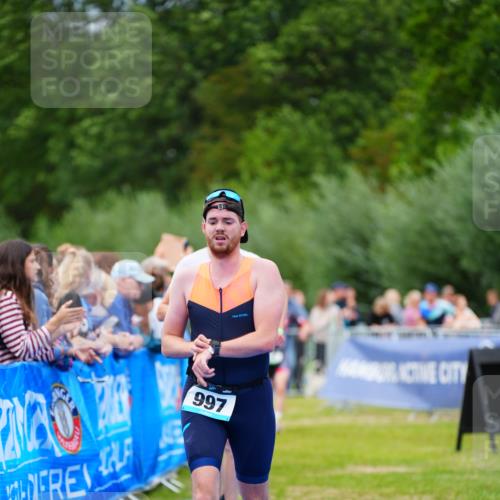 30.08.2026 - Elbe Triathlon Hamburg LAZAROV Photography http://msf.ph/oto/10057150 30.08.2026 11:16:59 Ziel 435, 526, 631, 997 meine-sportfotos.de