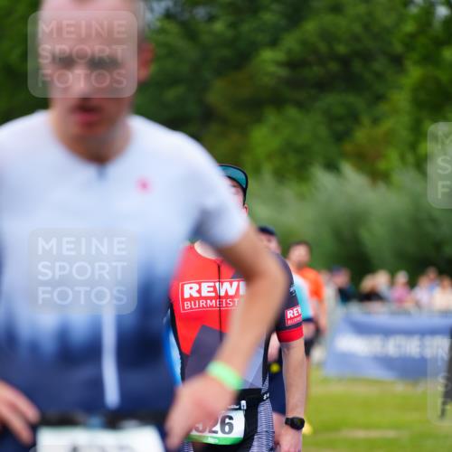 30.08.2026 - Elbe Triathlon Hamburg LAZAROV Photography http://msf.ph/oto/10057164 30.08.2026 11:17:06 Ziel 451, 526, 631, 1004, 1028 meine-sportfotos.de