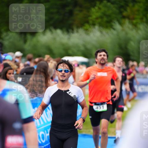 30.08.2026 - Elbe Triathlon Hamburg LAZAROV Photography http://msf.ph/oto/10057165 30.08.2026 11:17:08 Ziel 451, 526, 631, 1004, 1028 meine-sportfotos.de