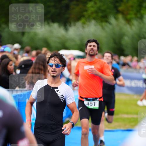 30.08.2026 - Elbe Triathlon Hamburg LAZAROV Photography http://msf.ph/oto/10057168 30.08.2026 11:17:09 Ziel 451, 526, 631, 1004, 1028 meine-sportfotos.de