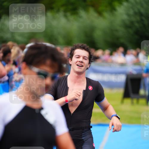 30.08.2026 - Elbe Triathlon Hamburg LAZAROV Photography http://msf.ph/oto/10057176 30.08.2026 11:17:12 Ziel 451, 791, 1004, 1028 meine-sportfotos.de