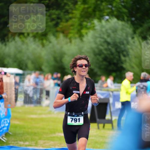 30.08.2026 - Elbe Triathlon Hamburg LAZAROV Photography http://msf.ph/oto/10057188 30.08.2026 11:17:18 Ziel 791 meine-sportfotos.de