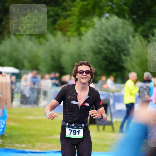 30.08.2026 - Elbe Triathlon Hamburg LAZAROV Photography http://msf.ph/oto/10057189 30.08.2026 11:17:18 Ziel 791 meine-sportfotos.de