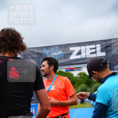 30.08.2026 - Elbe Triathlon Hamburg LAZAROV Photography http://msf.ph/oto/10057201 30.08.2026 11:17:23 Ziel  meine-sportfotos.de