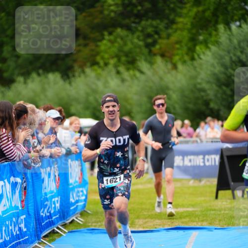 30.08.2026 - Elbe Triathlon Hamburg LAZAROV Photography http://msf.ph/oto/10057222 30.08.2026 11:17:35 Ziel 579, 580, 1148, 1621 meine-sportfotos.de