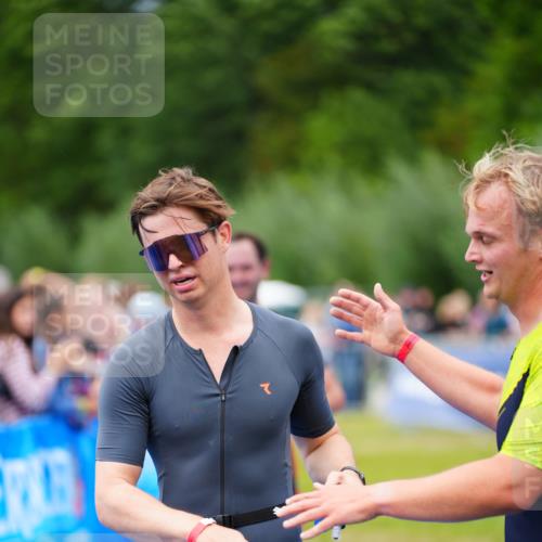 30.08.2026 - Elbe Triathlon Hamburg LAZAROV Photography http://msf.ph/oto/10057239 30.08.2026 11:17:41 Ziel 579, 1148 meine-sportfotos.de