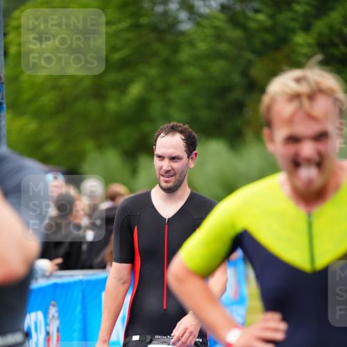 30.08.2026 - Elbe Triathlon Hamburg LAZAROV Photography http://msf.ph/oto/10057241 30.08.2026 11:17:43 Ziel 1066, 1148, 1359 meine-sportfotos.de