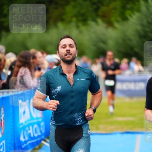 30.08.2026 - Elbe Triathlon Hamburg LAZAROV Photography http://msf.ph/oto/10057255 30.08.2026 11:17:51 Ziel 441, 1066, 1359 meine-sportfotos.de