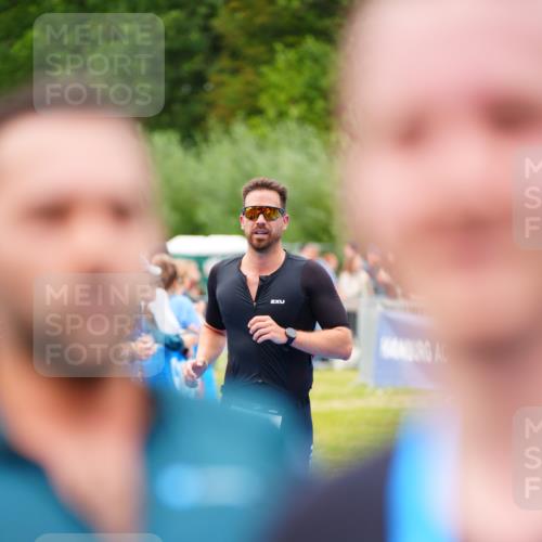 30.08.2026 - Elbe Triathlon Hamburg LAZAROV Photography http://msf.ph/oto/10057262 30.08.2026 11:17:56 Ziel 441 meine-sportfotos.de