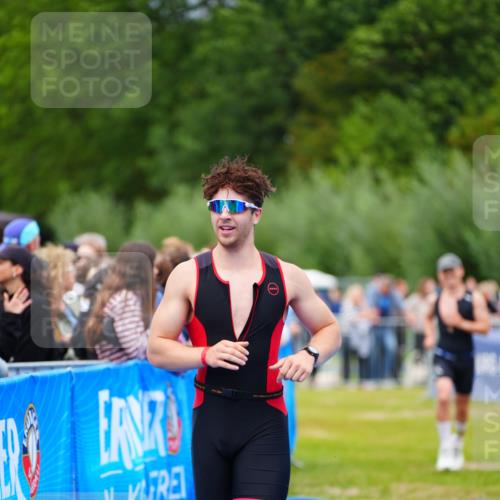 30.08.2026 - Elbe Triathlon Hamburg LAZAROV Photography http://msf.ph/oto/10057270 30.08.2026 11:18:06 Ziel 984, 1084 meine-sportfotos.de