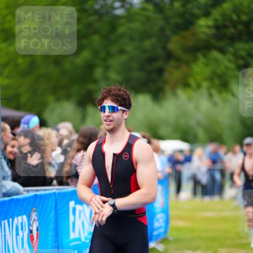 30.08.2026 - Elbe Triathlon Hamburg LAZAROV Photography http://msf.ph/oto/10057271 30.08.2026 11:18:07 Ziel 984, 1084 meine-sportfotos.de