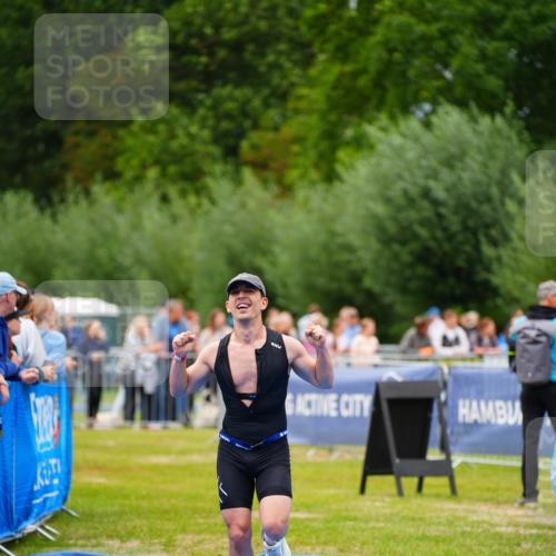 30.08.2026 - Elbe Triathlon Hamburg LAZAROV Photography http://msf.ph/oto/10057277 30.08.2026 11:18:09 Ziel 984, 1084 meine-sportfotos.de