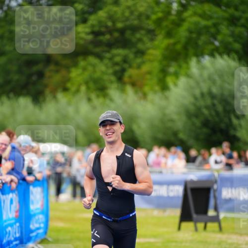 30.08.2026 - Elbe Triathlon Hamburg LAZAROV Photography http://msf.ph/oto/10057284 30.08.2026 11:18:10 Ziel 984, 1084 meine-sportfotos.de