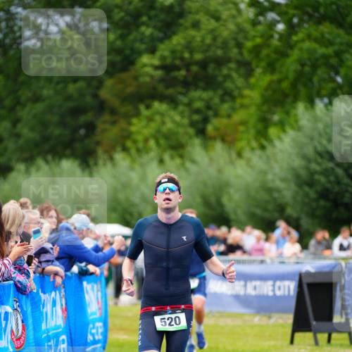 30.08.2026 - Elbe Triathlon Hamburg LAZAROV Photography http://msf.ph/oto/10057301 30.08.2026 11:18:20 Ziel 520, 548, 577, 1052 meine-sportfotos.de