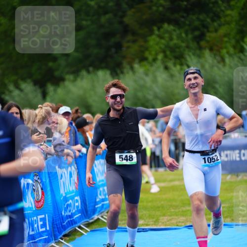 30.08.2026 - Elbe Triathlon Hamburg LAZAROV Photography http://msf.ph/oto/10057320 30.08.2026 11:18:25 Ziel 548, 577, 1052 meine-sportfotos.de