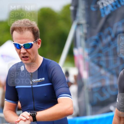 30.08.2026 - Elbe Triathlon Hamburg LAZAROV Photography http://msf.ph/oto/10057332 30.08.2026 11:18:29 Ziel 548, 1048, 1052 meine-sportfotos.de
