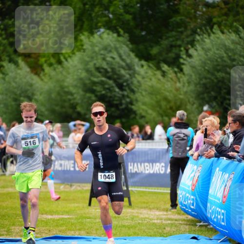 30.08.2026 - Elbe Triathlon Hamburg LAZAROV Photography http://msf.ph/oto/10057344 30.08.2026 11:18:35 Ziel 516, 1048, 1076 meine-sportfotos.de