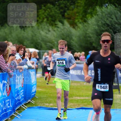 30.08.2026 - Elbe Triathlon Hamburg LAZAROV Photography http://msf.ph/oto/10057350 30.08.2026 11:18:36 Ziel 516, 1048, 1076 meine-sportfotos.de
