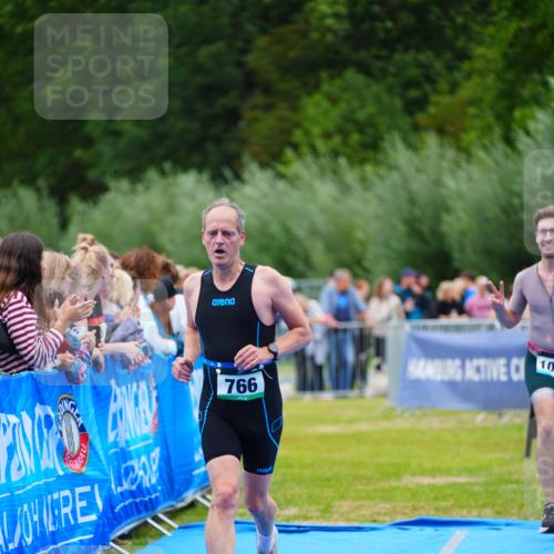 30.08.2026 - Elbe Triathlon Hamburg LAZAROV Photography http://msf.ph/oto/10057382 30.08.2026 11:18:55 Ziel 766, 1070 meine-sportfotos.de