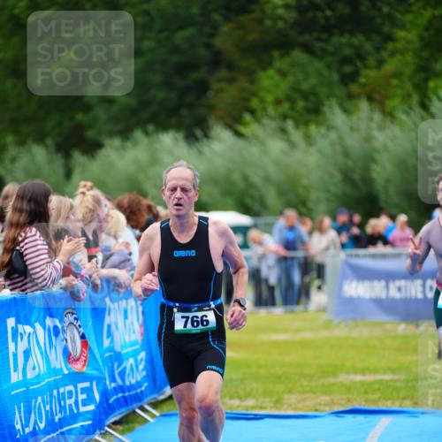 30.08.2026 - Elbe Triathlon Hamburg LAZAROV Photography http://msf.ph/oto/10057384 30.08.2026 11:18:56 Ziel 766, 1070 meine-sportfotos.de