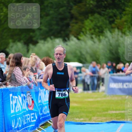 30.08.2026 - Elbe Triathlon Hamburg LAZAROV Photography http://msf.ph/oto/10057385 30.08.2026 11:18:56 Ziel 766, 1070 meine-sportfotos.de