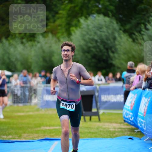 30.08.2026 - Elbe Triathlon Hamburg LAZAROV Photography http://msf.ph/oto/10057388 30.08.2026 11:18:57 Ziel 766, 1070 meine-sportfotos.de