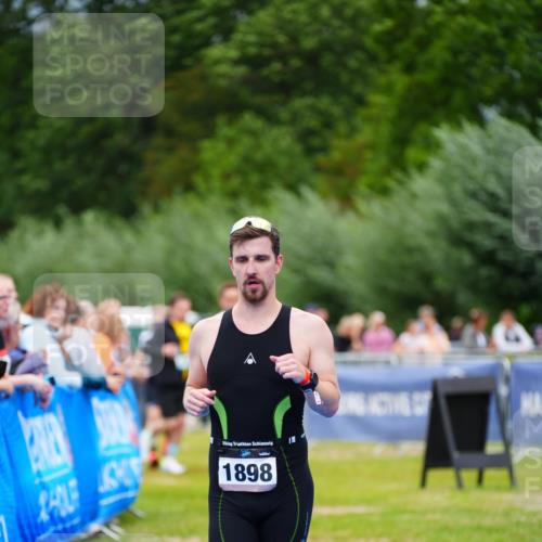 30.08.2026 - Elbe Triathlon Hamburg LAZAROV Photography http://msf.ph/oto/10057404 30.08.2026 11:19:08 Ziel 1049, 1083, 1898 meine-sportfotos.de