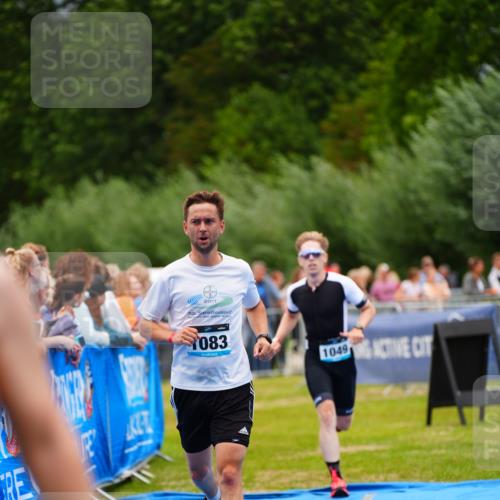 30.08.2026 - Elbe Triathlon Hamburg LAZAROV Photography http://msf.ph/oto/10057409 30.08.2026 11:19:11 Ziel 1049, 1083, 1898 meine-sportfotos.de