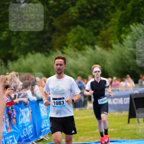 30.08.2026 - Elbe Triathlon Hamburg LAZAROV Photography http://msf.ph/oto/10057410 30.08.2026 11:19:12 Ziel 1049, 1083 meine-sportfotos.de