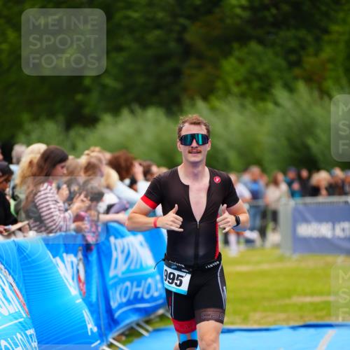 30.08.2026 - Elbe Triathlon Hamburg LAZAROV Photography http://msf.ph/oto/10057444 30.08.2026 11:19:30 Ziel 950, 995 meine-sportfotos.de