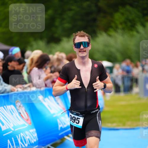 30.08.2026 - Elbe Triathlon Hamburg LAZAROV Photography http://msf.ph/oto/10057448 30.08.2026 11:19:31 Ziel 950, 995 meine-sportfotos.de