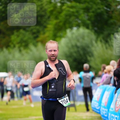 30.08.2026 - Elbe Triathlon Hamburg LAZAROV Photography http://msf.ph/oto/10057500 30.08.2026 11:19:50 Ziel 667, 704 meine-sportfotos.de