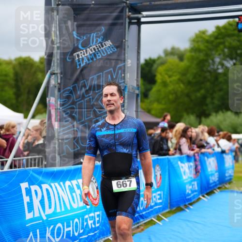30.08.2026 - Elbe Triathlon Hamburg LAZAROV Photography http://msf.ph/oto/10057507 30.08.2026 11:19:53 Ziel 667, 704, 1071 meine-sportfotos.de