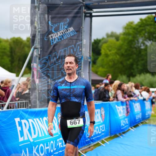 30.08.2026 - Elbe Triathlon Hamburg LAZAROV Photography http://msf.ph/oto/10057508 30.08.2026 11:19:53 Ziel 667, 704, 1071 meine-sportfotos.de