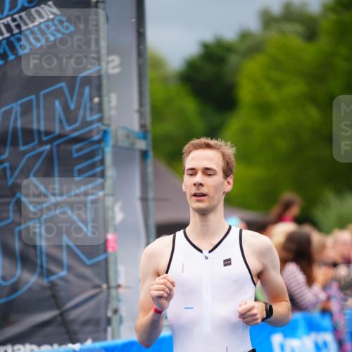 30.08.2026 - Elbe Triathlon Hamburg LAZAROV Photography http://msf.ph/oto/10057517 30.08.2026 11:19:59 Ziel 572, 725, 1071 meine-sportfotos.de