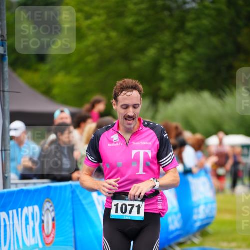 30.08.2026 - Elbe Triathlon Hamburg LAZAROV Photography http://msf.ph/oto/10057528 30.08.2026 11:20:01 Ziel 572, 725, 1071 meine-sportfotos.de