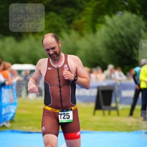 30.08.2026 - Elbe Triathlon Hamburg LAZAROV Photography http://msf.ph/oto/10057548 30.08.2026 11:20:07 Ziel 572, 725 meine-sportfotos.de