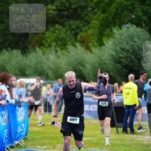 30.08.2026 - Elbe Triathlon Hamburg LAZAROV Photography http://msf.ph/oto/10057572 30.08.2026 11:20:31 Ziel 429, 491, 1101 meine-sportfotos.de
