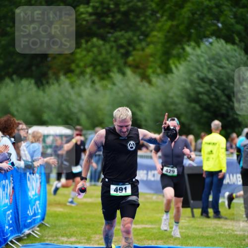 30.08.2026 - Elbe Triathlon Hamburg LAZAROV Photography http://msf.ph/oto/10057573 30.08.2026 11:20:31 Ziel 429, 491, 1101 meine-sportfotos.de
